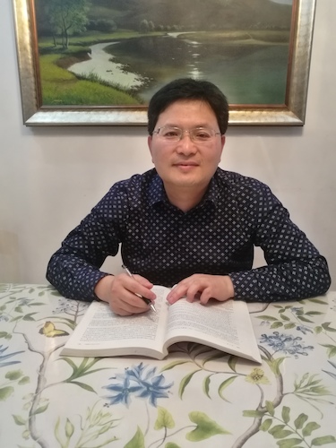 陶志伟老师照片