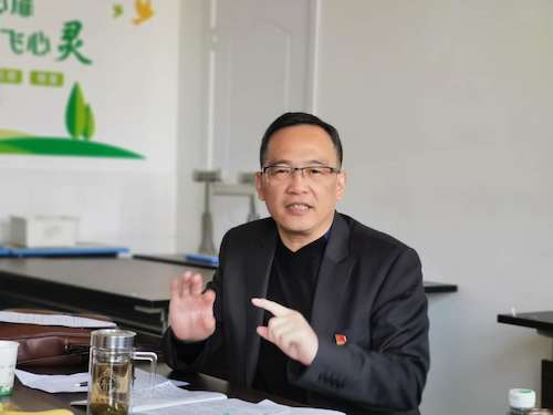 茅佳清老师照片