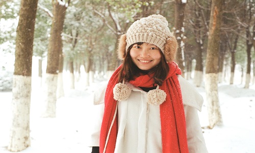 1445759171955649.jpg 图为经院毕业生郦超.jpg